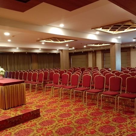Mandarin Sky Hotel Kannur Eksteriør billede