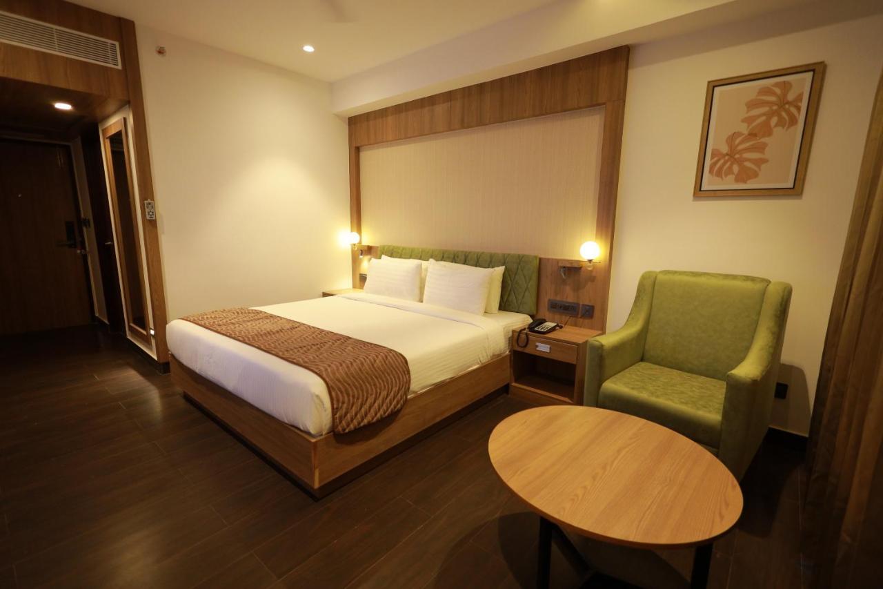 Mandarin Sky Hotel Kannur Eksteriør billede