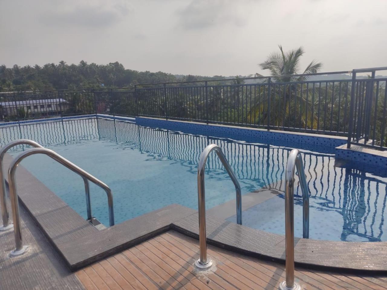 Mandarin Sky Hotel Kannur Eksteriør billede