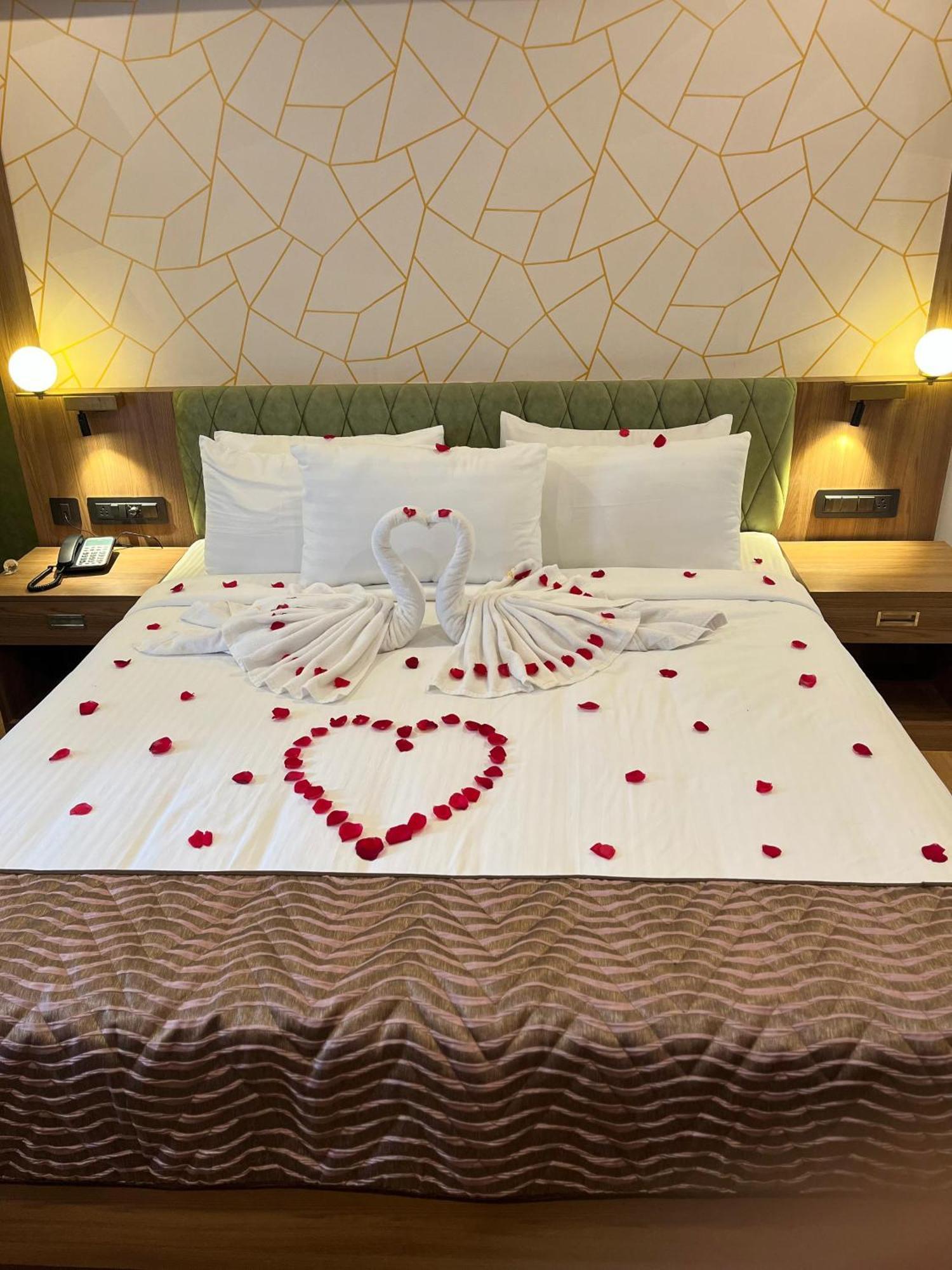 Mandarin Sky Hotel Kannur Eksteriør billede